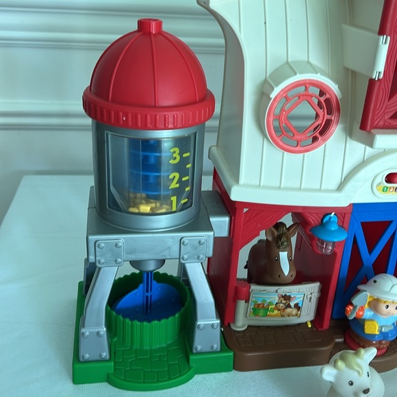 Fisher Price Little People Farm/Barn with Farm Animals and Farmer/Sounds Music - Picture 9 of 17